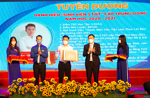 Trần Đắc Diên -  Gương "Sinh viên 5 tốt" cấp Trung ương năm học 2020 - 2021